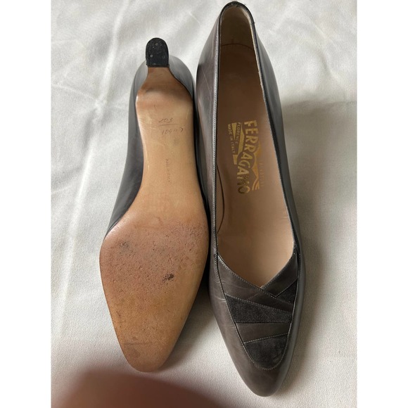 Salvatore Ferragamo Women's Leather Suede Pump Black Size 10 - Picture 4 of 6